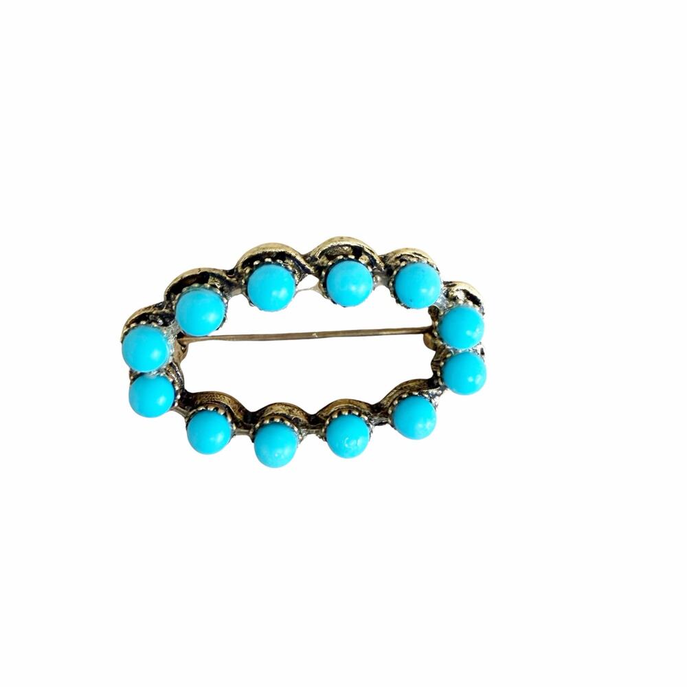 Vintage Turquoise Cabachon Gold Tone Scalloped Oval Brooch
